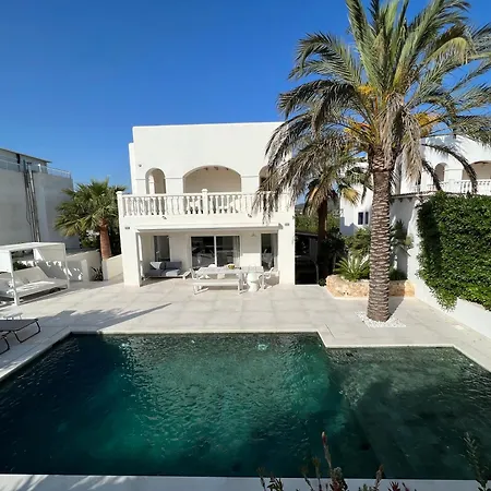 Moderne Mit Pool Villa